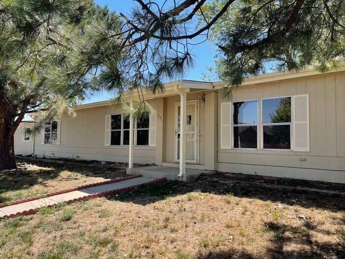 Spacious house 3 bedrooms and 2 bathrooms House Rental in Dacono, CO