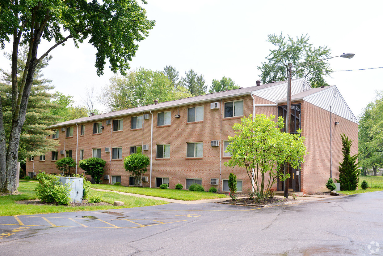 Primary Photo - Maple Grove Apartments