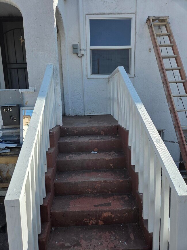 Building Photo - 4010 1/2 Rockwood St