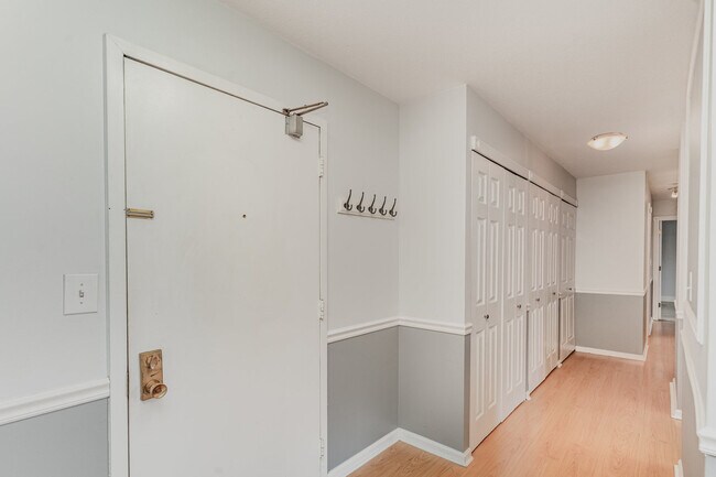 Foto del edificio - 111 S Baybrook Dr