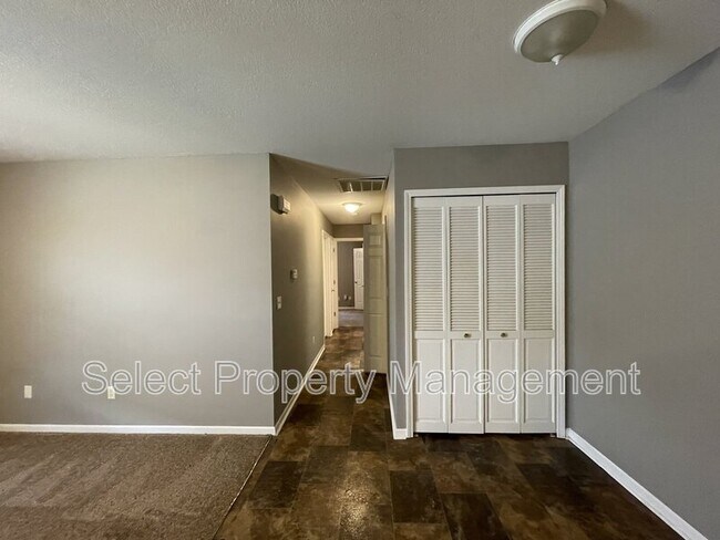 Foto del edificio - 2414 Alma St