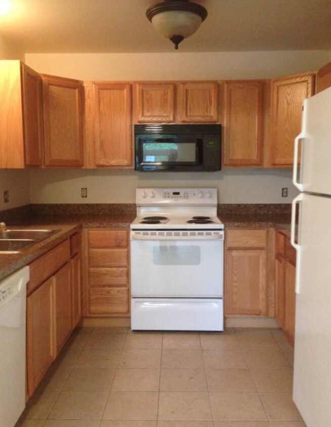 12 Huntington Ter Pvt, South Corinth, VT 05033 Townhouse for Rent in