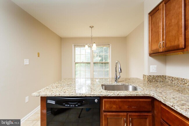 Building Photo - 2131 Kings Garden Way