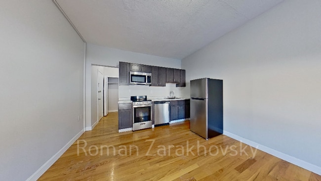 Building Photo - 1124 Commonwealth Ave