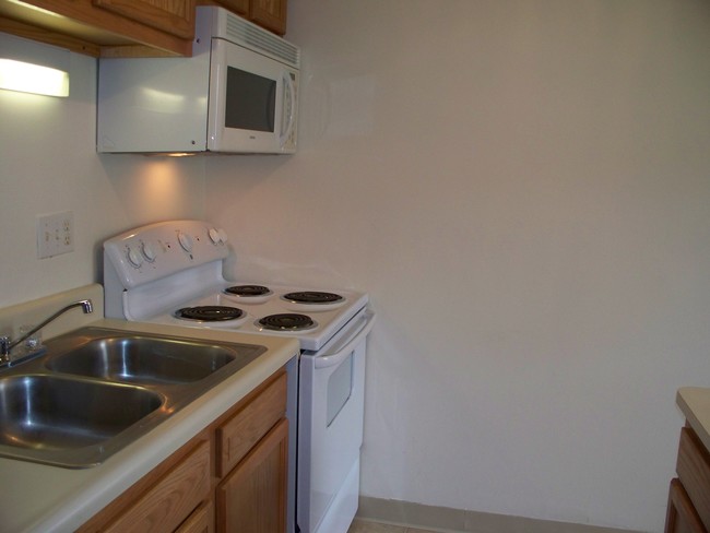 Includes dishwasher & built in microwave - Orchard Grove