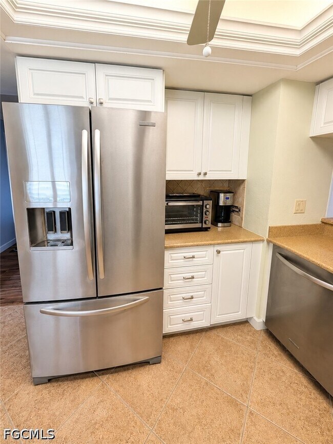 Foto del edificio - 12601 Kelly Sands Way