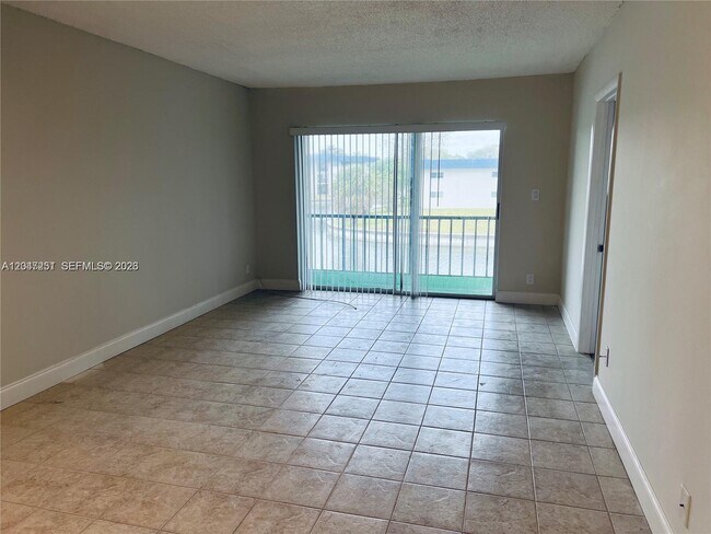 Foto del edificio - 8025 S Colony Cir