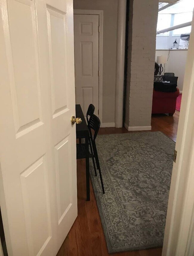 Foto del edificio - 460 Park Dr