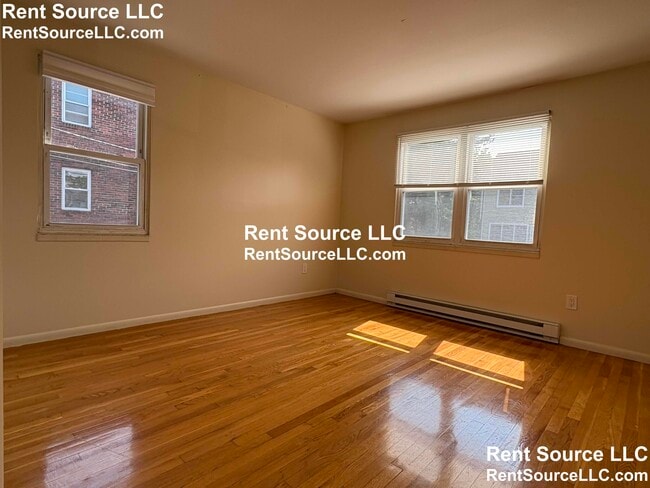 Building Photo - 123 Clifton St