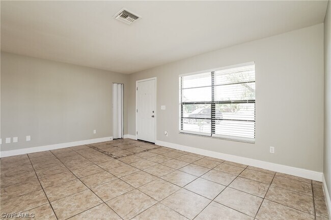 Foto del edificio - 110 Jayside Ln