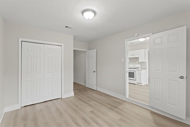 Building Photo - 9133 Woodlyn Rd