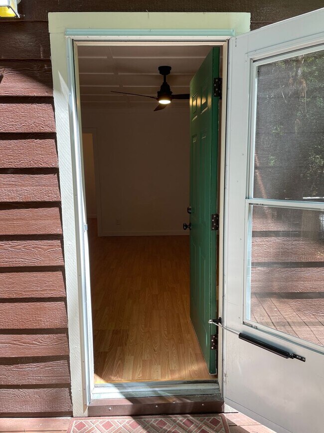 Foto del edificio - 5445 Cazadero Hwy