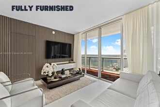Building Photo - 495 Brickell Ave