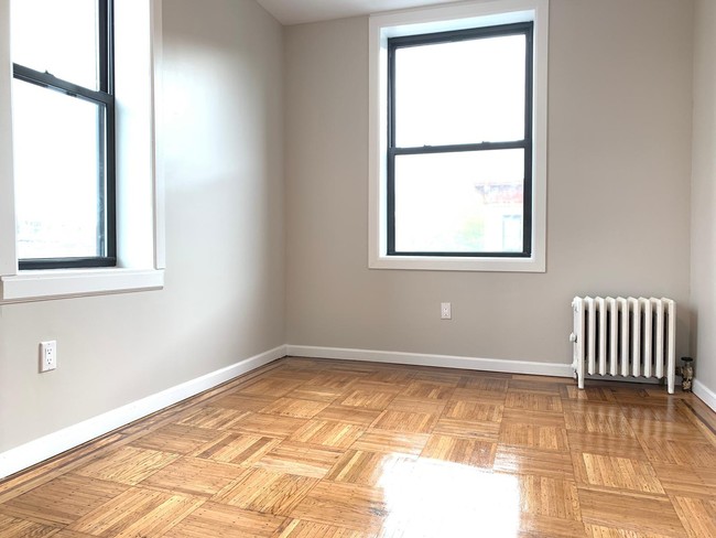 Building Photo - 280 88th St