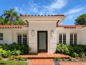 Building Photo - 614 San Juan Dr