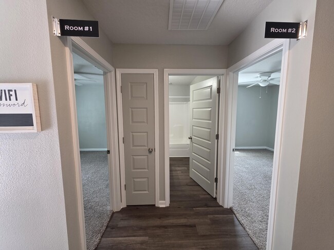 Building Photo - 3123 Van Day Way