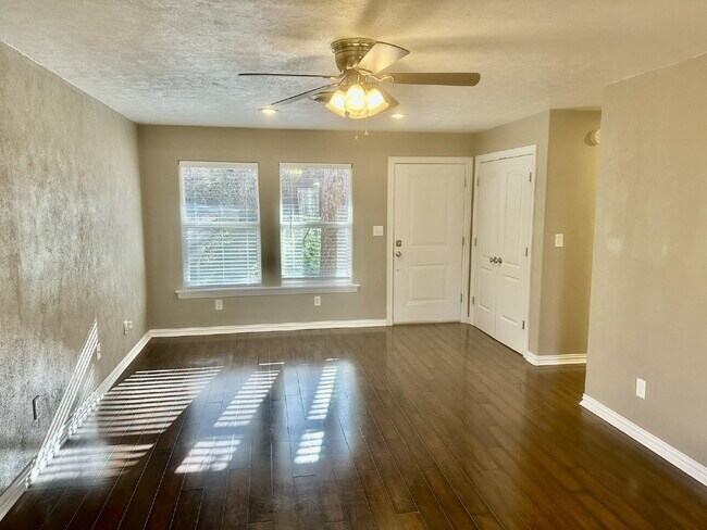 Foto del edificio - 35 Gore Ln