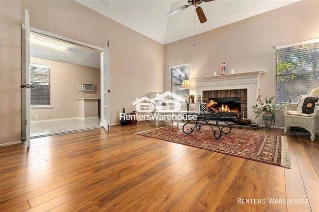 Building Photo - This lovely home in Spring near Vintage Pa...