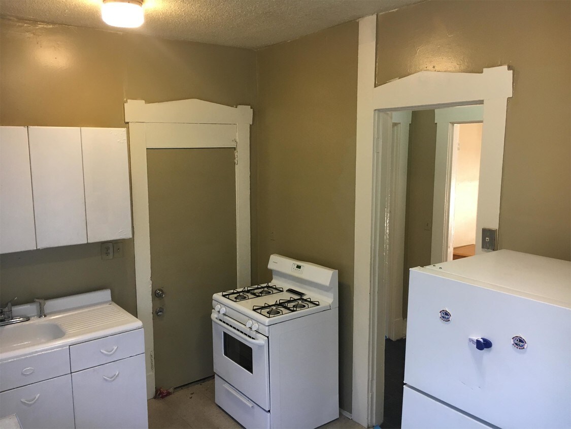 1173 Vance Ave Unit 2, Memphis, TN 38104 Room for Rent in Memphis, TN