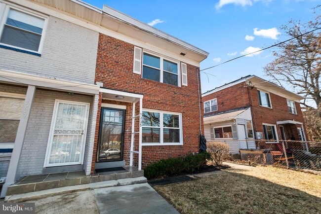 Building Photo - 1235 Alabama Ave SE