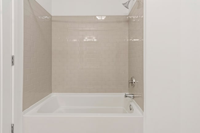 Photo - 325 W Wolf Point Plaza Apartment