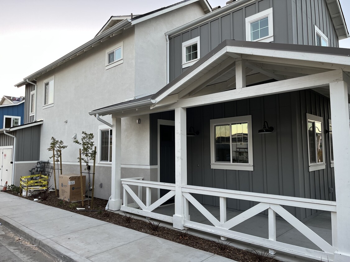 Primary Photo - 1106 Tiburon Way