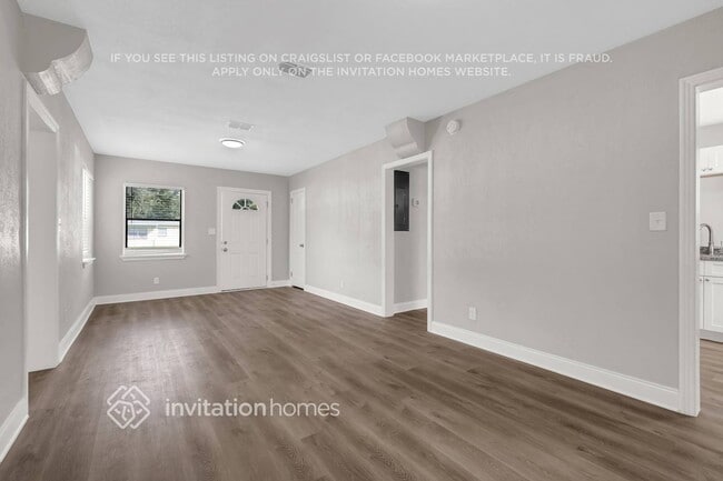 Building Photo - 5750 Cedar Forest Dr N