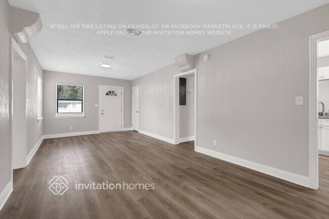 Foto del edificio - 5750 Cedar Forest Dr N