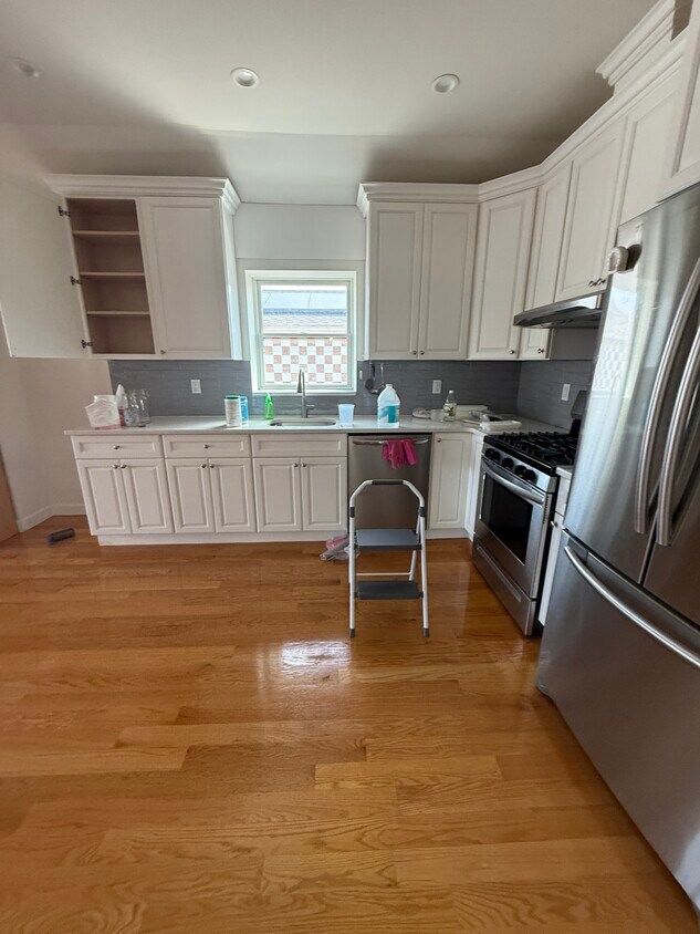 Primary Photo - 226 Bay 13th St