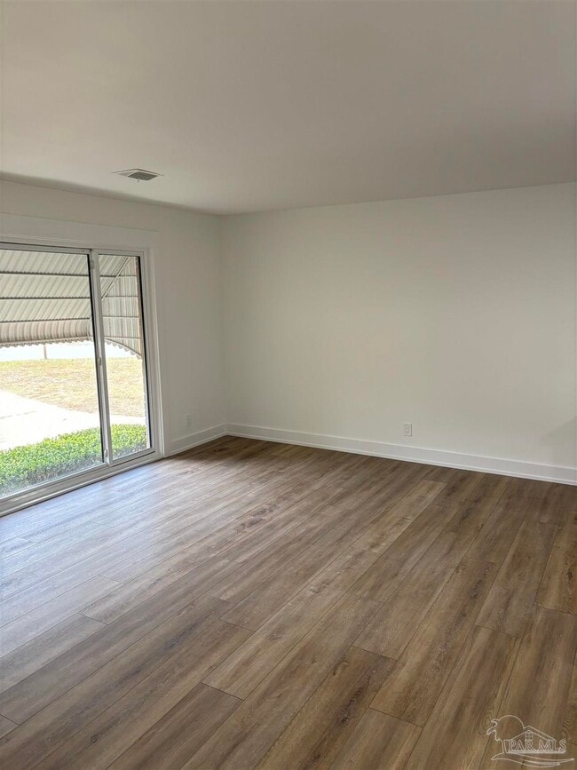 Building Photo - 3600 Forest Glen Dr