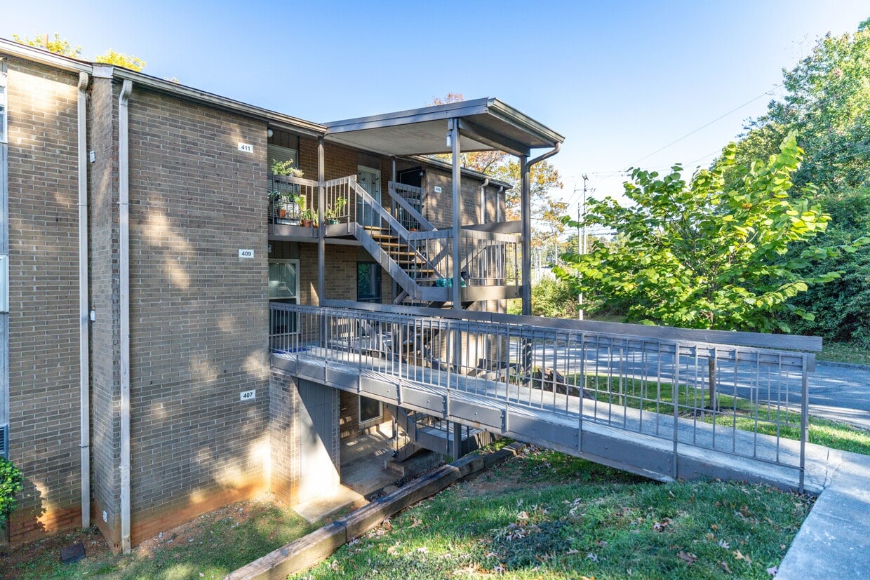 Photo - 407 Canberra Dr (Knoxville, TN)