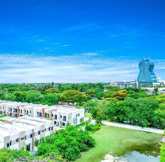 Foto del edificio - 4189 N Oak Pl