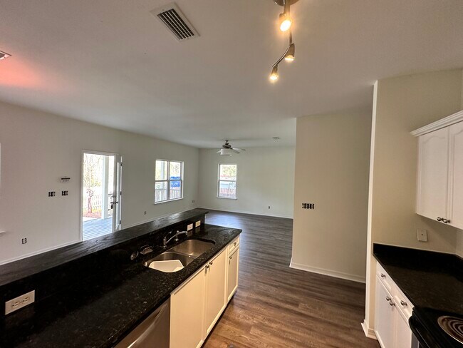 Foto del edificio - 1100 N County Hwy 393