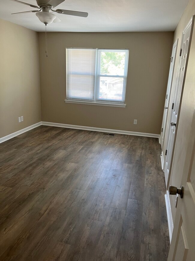 Building Photo - 117 Langley Dr