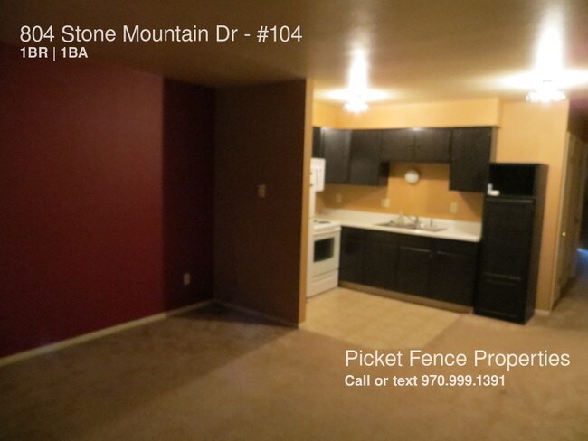Building Photo - 804 Stone Mountain Dr