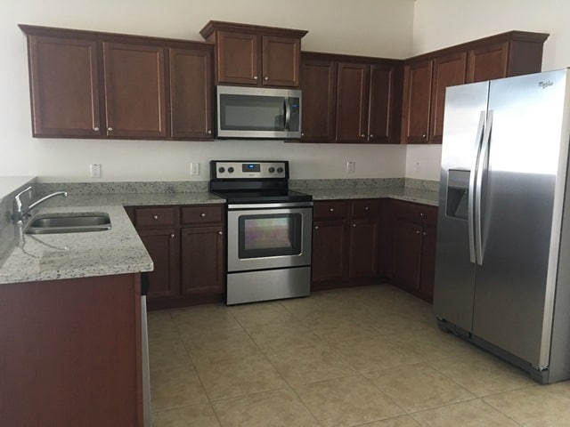 Building Photo - 1318 SW 22nd Ave