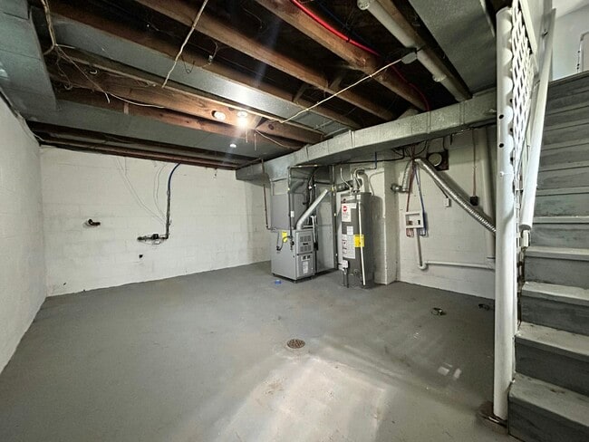 Building Photo - 124 Idlewood Rd