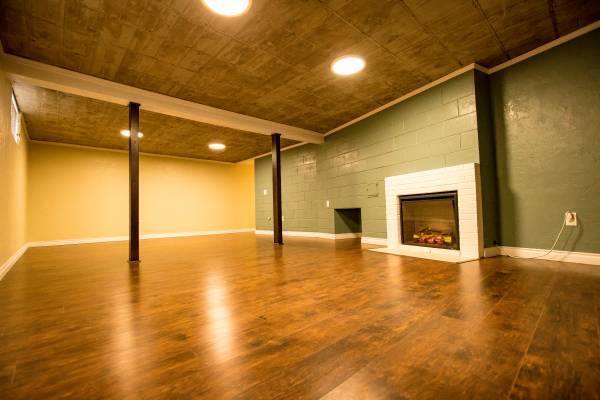 Living Room - 105 W Tietan St