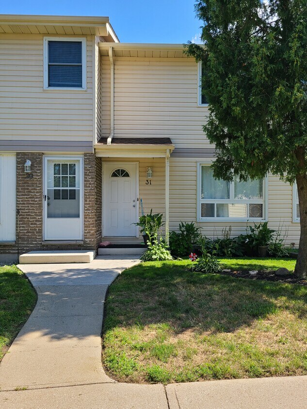 Photo principale - 200 St Clair Blvd