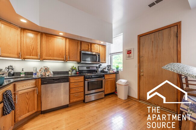 Foto del edificio - 2722 N Kimball Ave