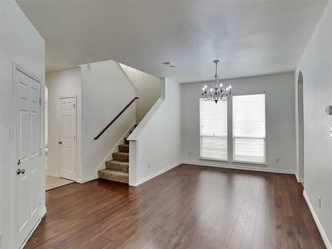 Foto del edificio - 15818 Shoreline Terrace Dr