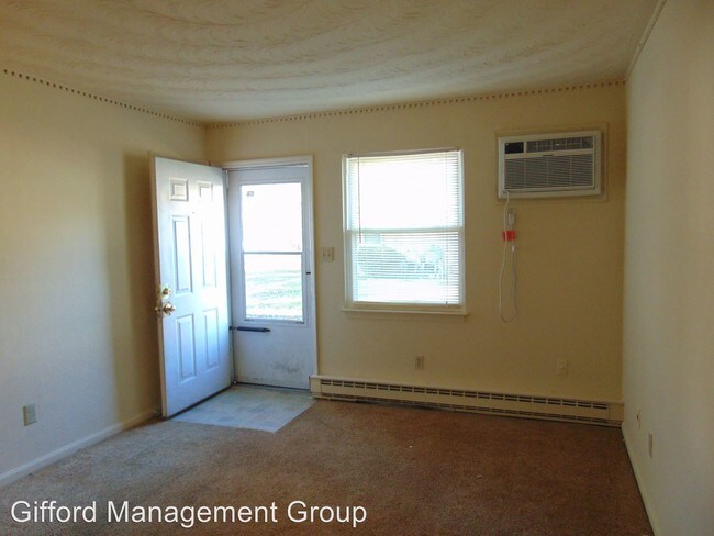 Foto del edificio - 6215 Wellington St