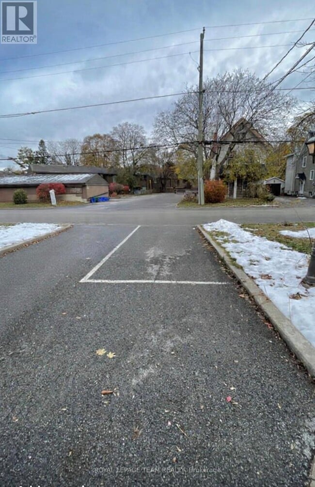 Building Photo - 526 Hilson Ave