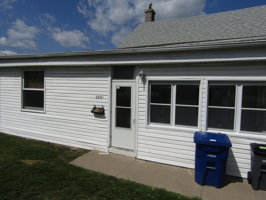 2891 Indiana Ave, Dubuque, IA 52001 House Rental in Dubuque, IA