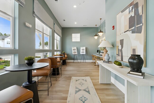 Foto del edificio - 637 Wildlight Ave