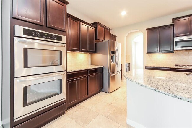 Foto del edificio - 3003 Forest Creek Dr