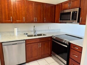 Building Photo - 46-259 Kahuhipa St