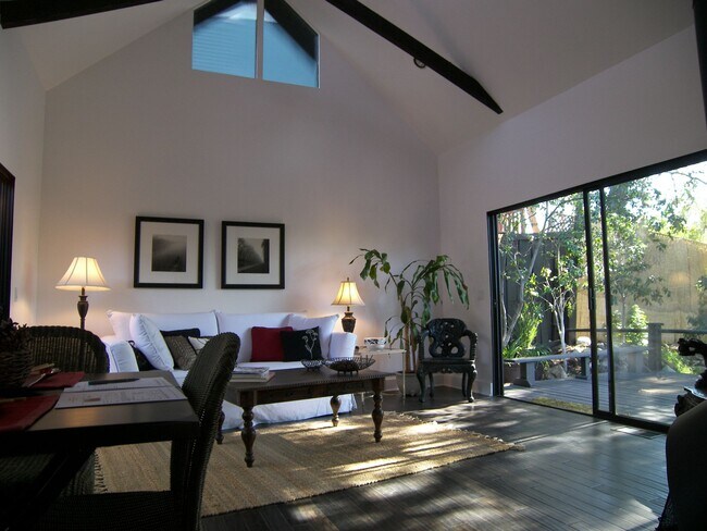 Foto del edificio - 1571 Curran St
