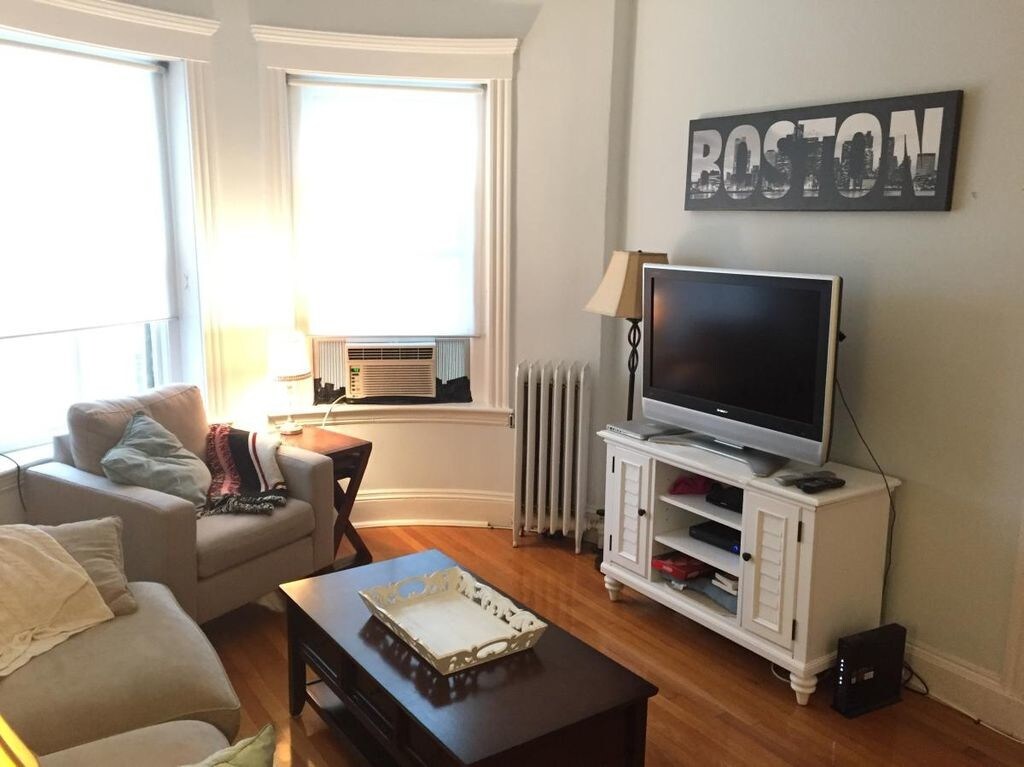 Primary Photo - 32 Winchester St