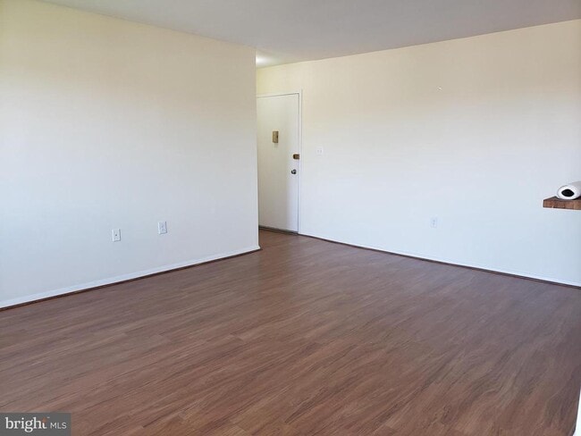 Building Photo - 12701 Lotte Dr